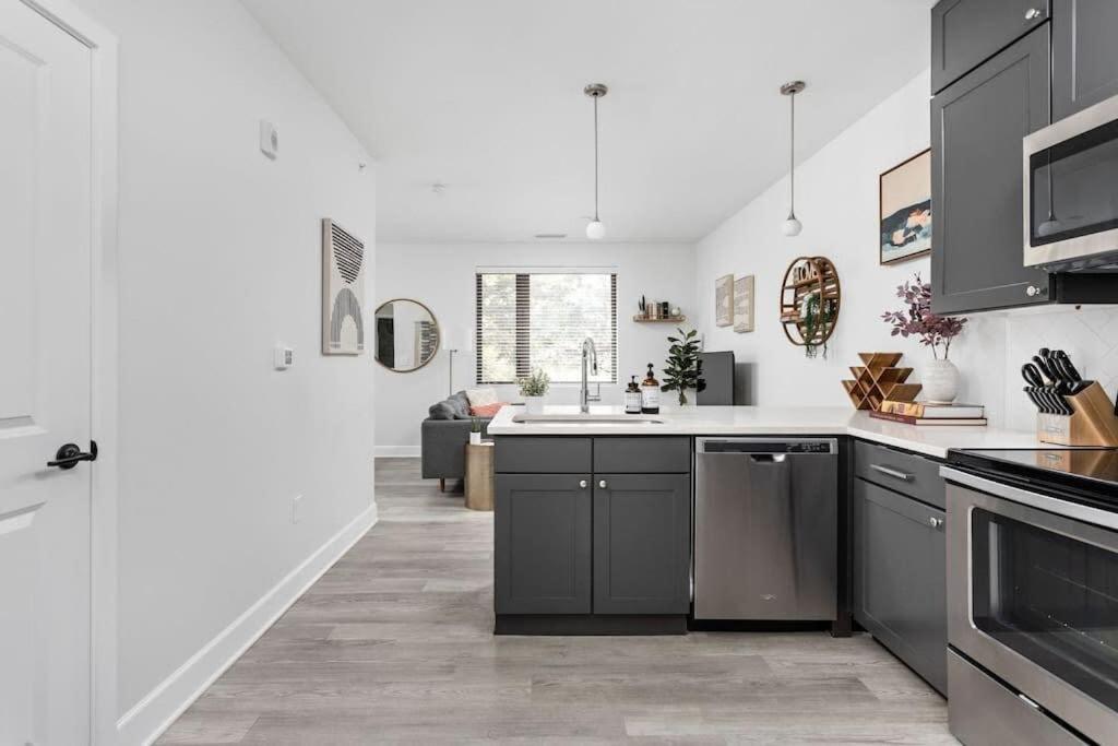Stunning Near Broad Ripple Cozysuites *