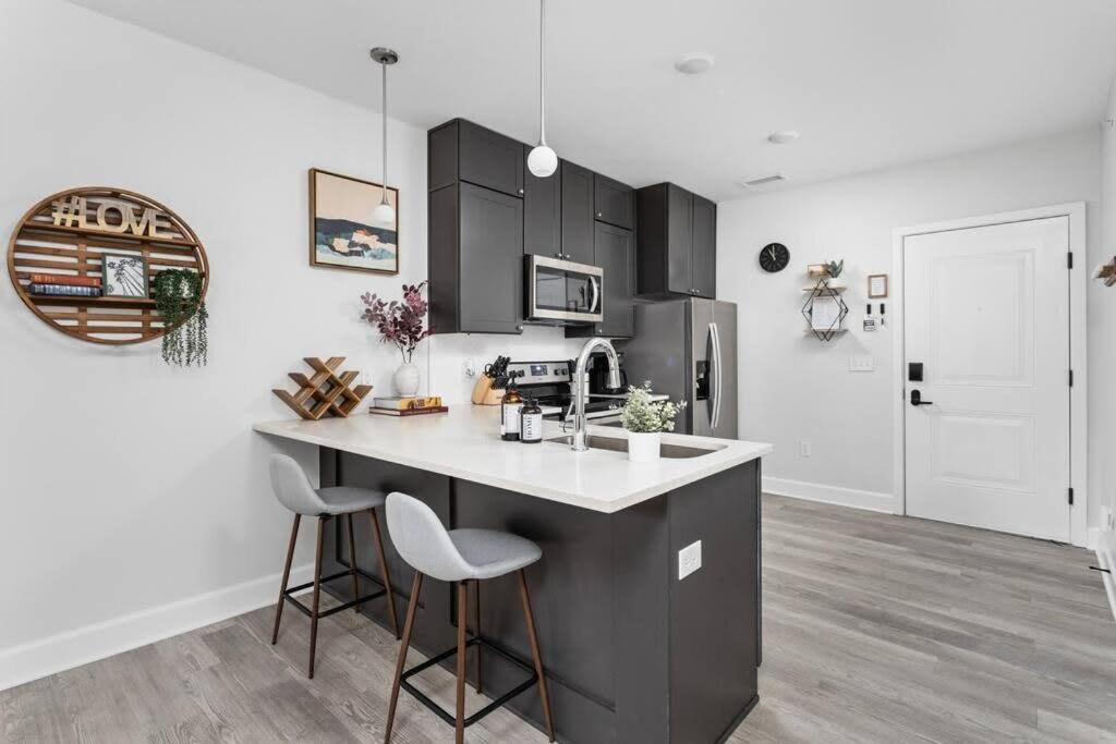 Stunning Near Broad Ripple Cozysuites *
