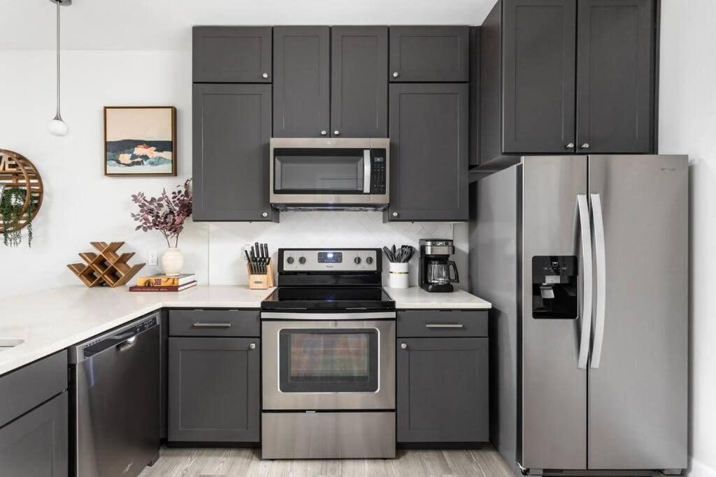 Stunning Near Broad Ripple Cozysuites Apartment